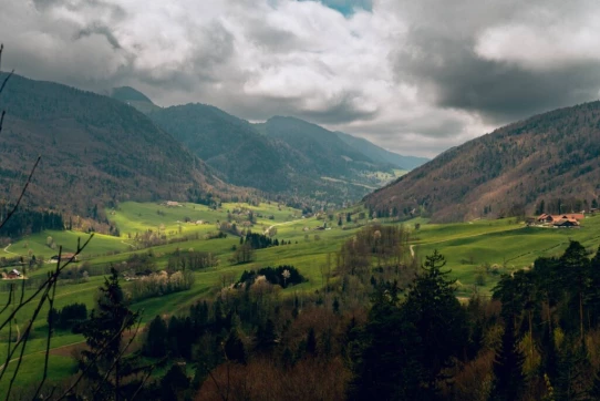 ... et sur la jolie vallée.