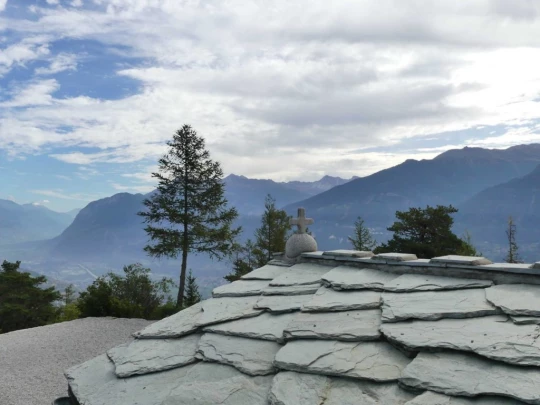 lens-christ-roi-corin-sierre-140