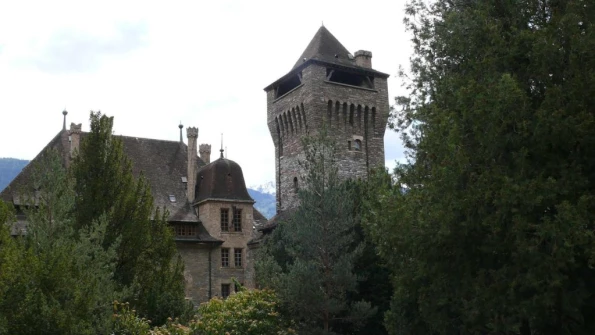 Montana Bluche St-Maurice-de-Lacques Villa château Mercier Sierre