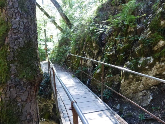 Noiraigue, gorges de l'Areuse, Champ-du-Moulin, restaurant de la Truite, Boudry