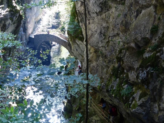 Noiraigue, gorges de l'Areuse, Champ-du-Moulin, restaurant de la Truite, Boudry