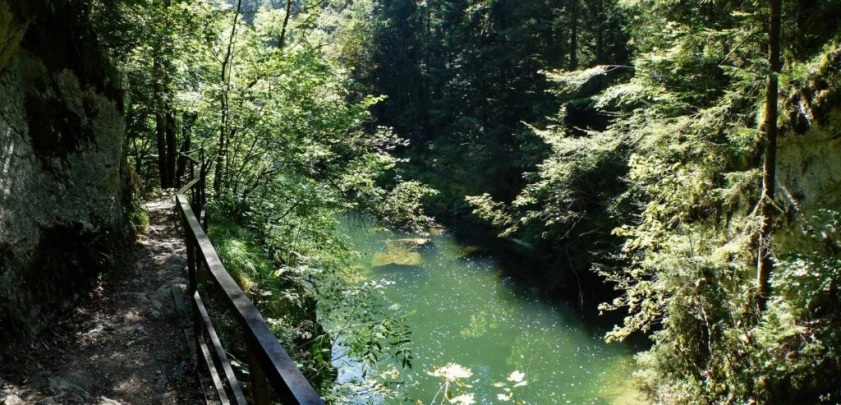 Noiraigue, gorges de l'Areuse, Champ-du-Moulin, restaurant de la Truite, Boudry