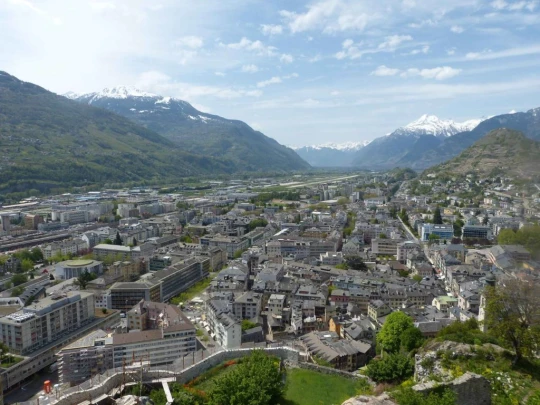 Sion Valais château de Valère château de Tourbillon chapelle de Tous-les-Saints