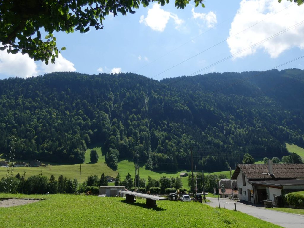 Rossinière - expo de fil en aiguille - banc